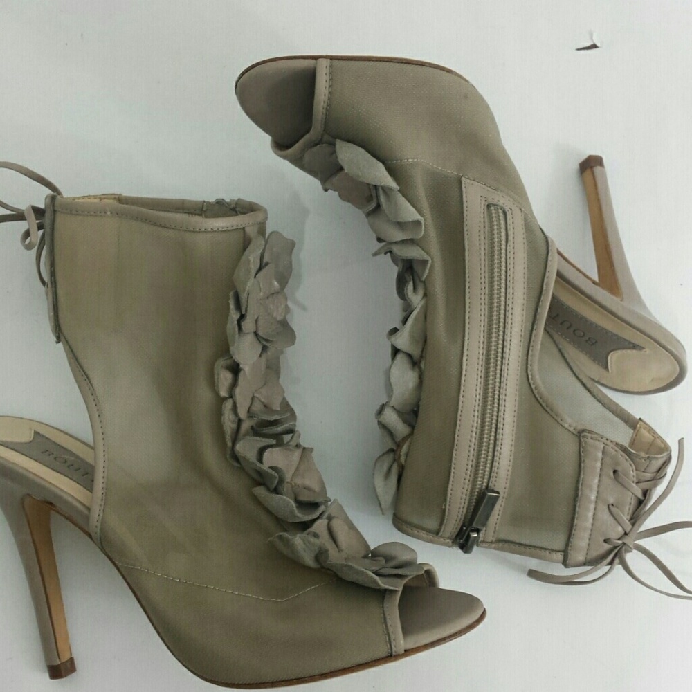 Boutique 9 Tan High Heel Sandals